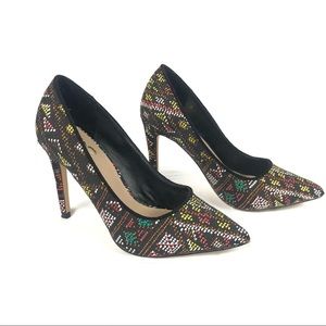 Mix No. 6 Aztec woven 3in heel pump. Size 5 1/2